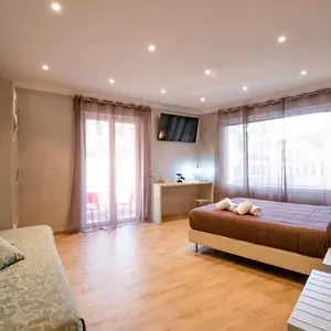 le-camere-di-nana.hotelitalianriviera.com/